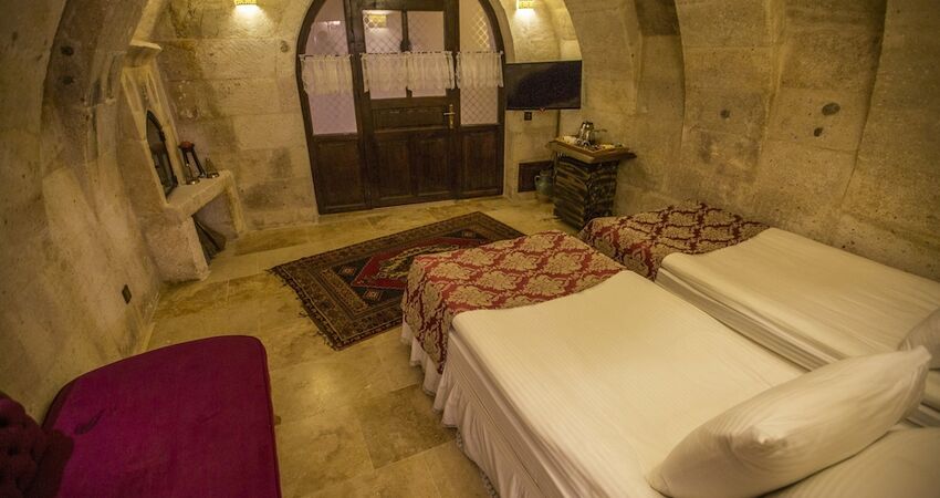 Aurora Cave Hotel