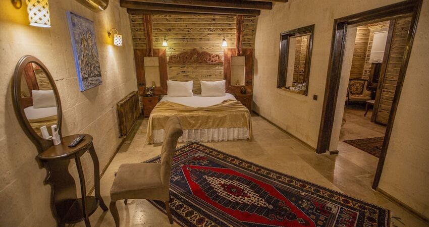 Aurora Cave Hotel