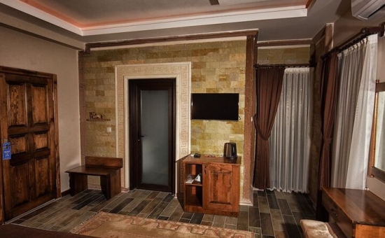 El Nazar Stone Suite