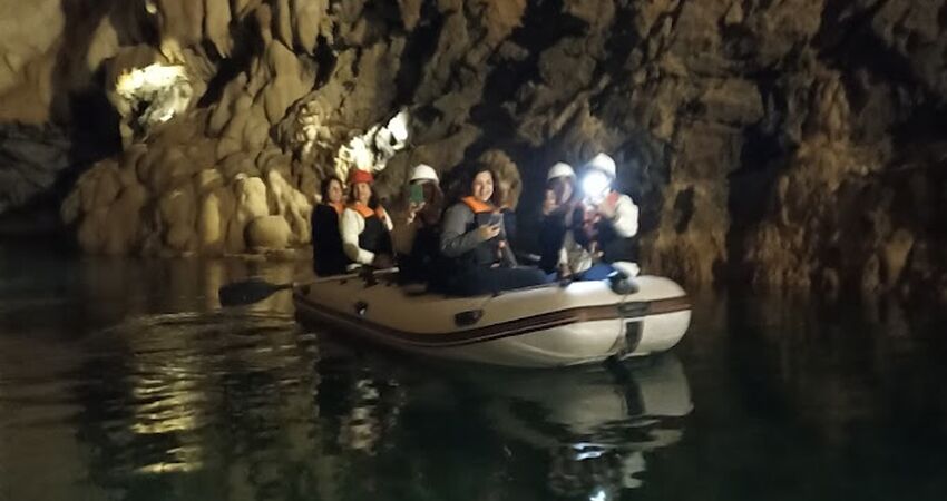 YHT ile  GÜL MEVSİMİNDE TOROSLARDA ORMANA DÜĞMELİ EVLER TURU& GÖLLER  YÖRESİ