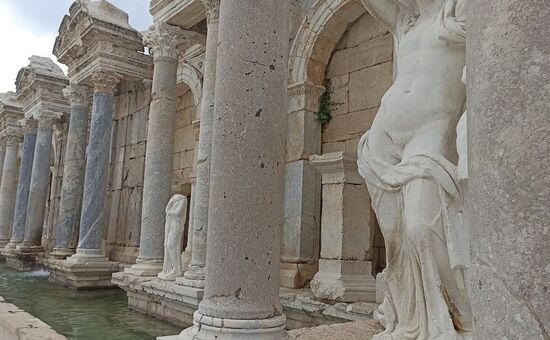 YHT ile  GÜL MEVSİMİNDE TOROSLARDA ORMANA DÜĞMELİ EVLER TURU& GÖLLER  YÖRESİ